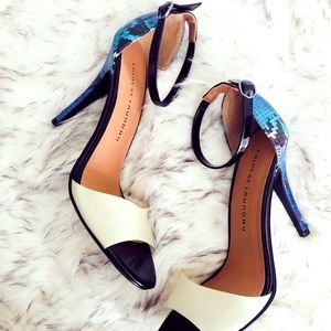 Chinese Laundry Sheila Strap Sandal